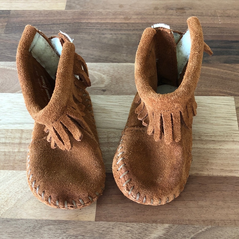 Minnetonka Kids Suede Fringe Moccasins - Chestnut